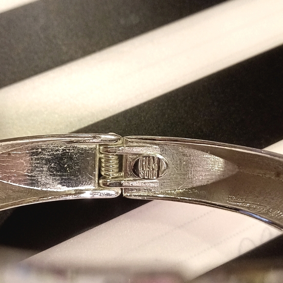 Robert Lee Morris open spring cuff bracelet - Picture 3 of 5